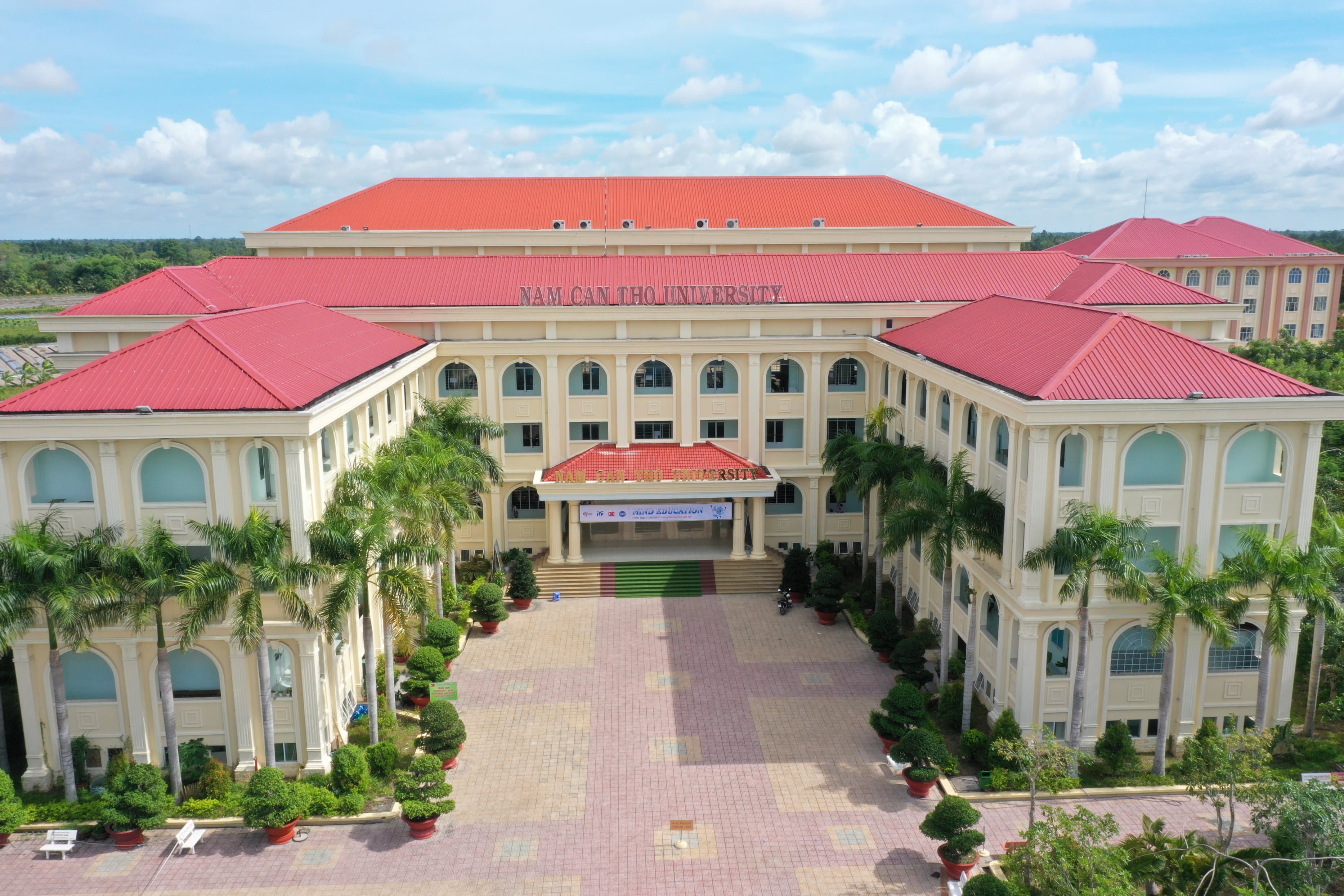 Khu C của trường